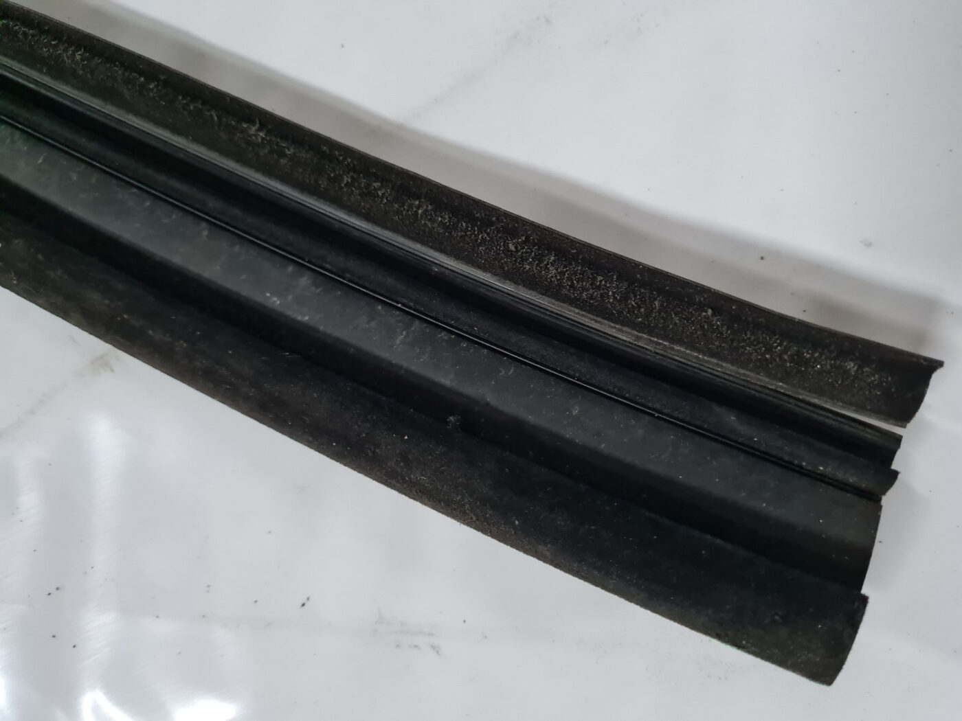 Durvju gumija priekš VOLVO XC 60 2009