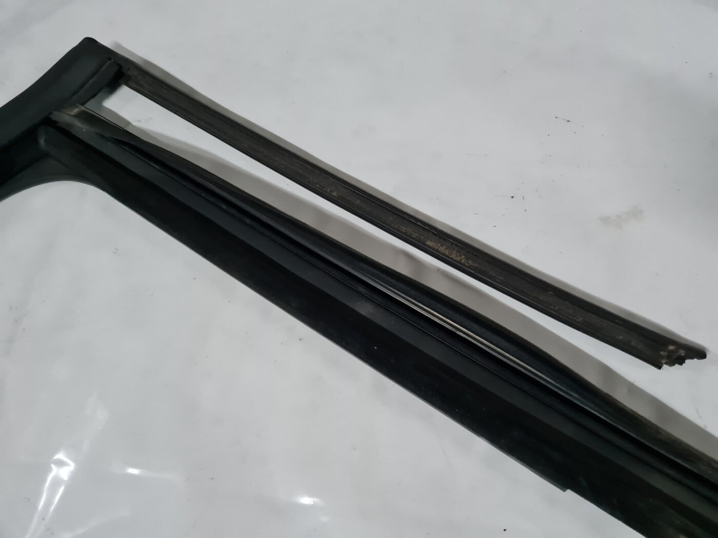 Durvju gumija priekš VOLVO XC 60 2009