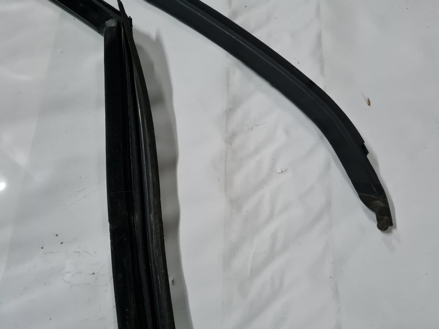 Durvju gumija priekš VOLVO XC 60 2009