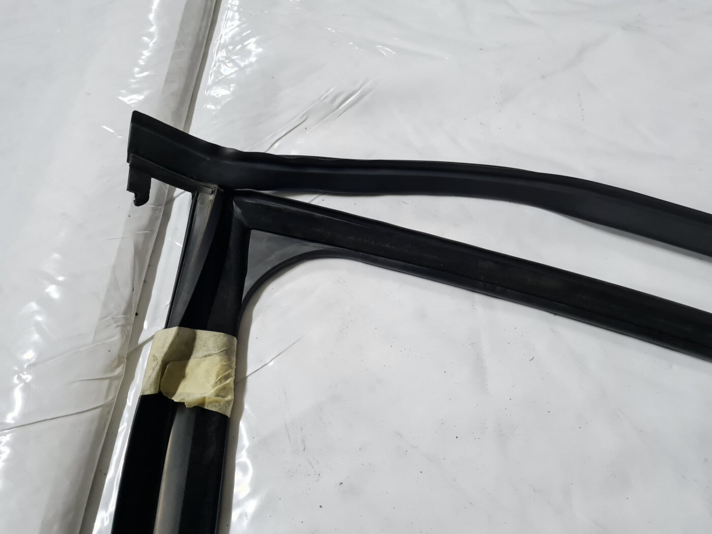 Durvju gumija priekš VOLVO XC 60 2009