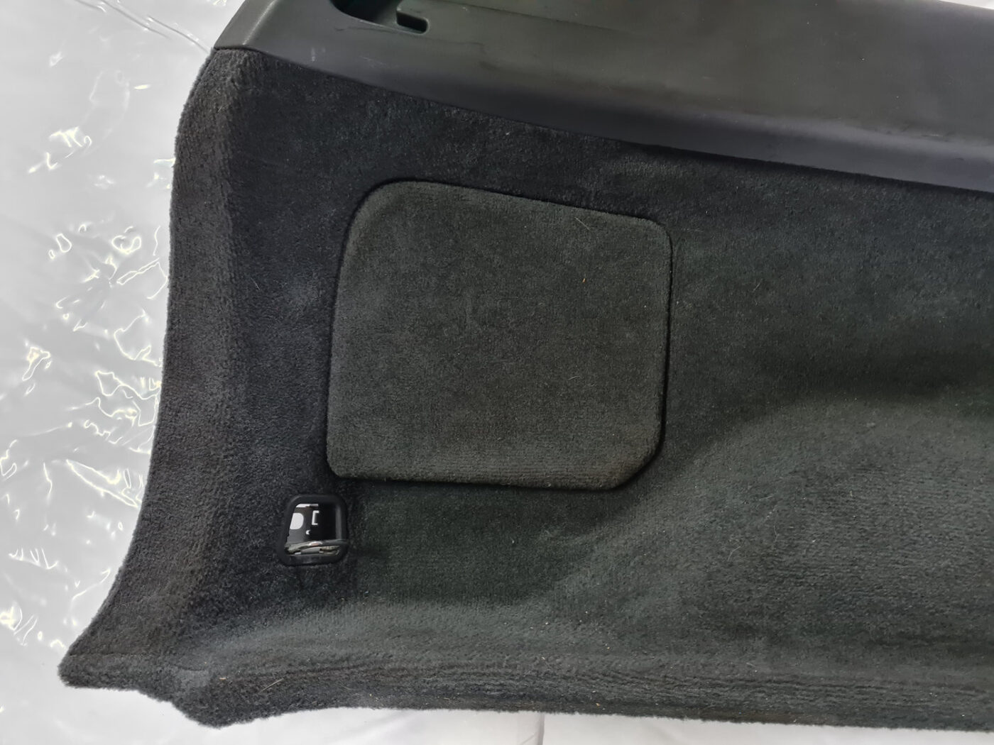 Bagāžnieka nodalījuma sānu apdare priekš VOLVO XC 60 2009