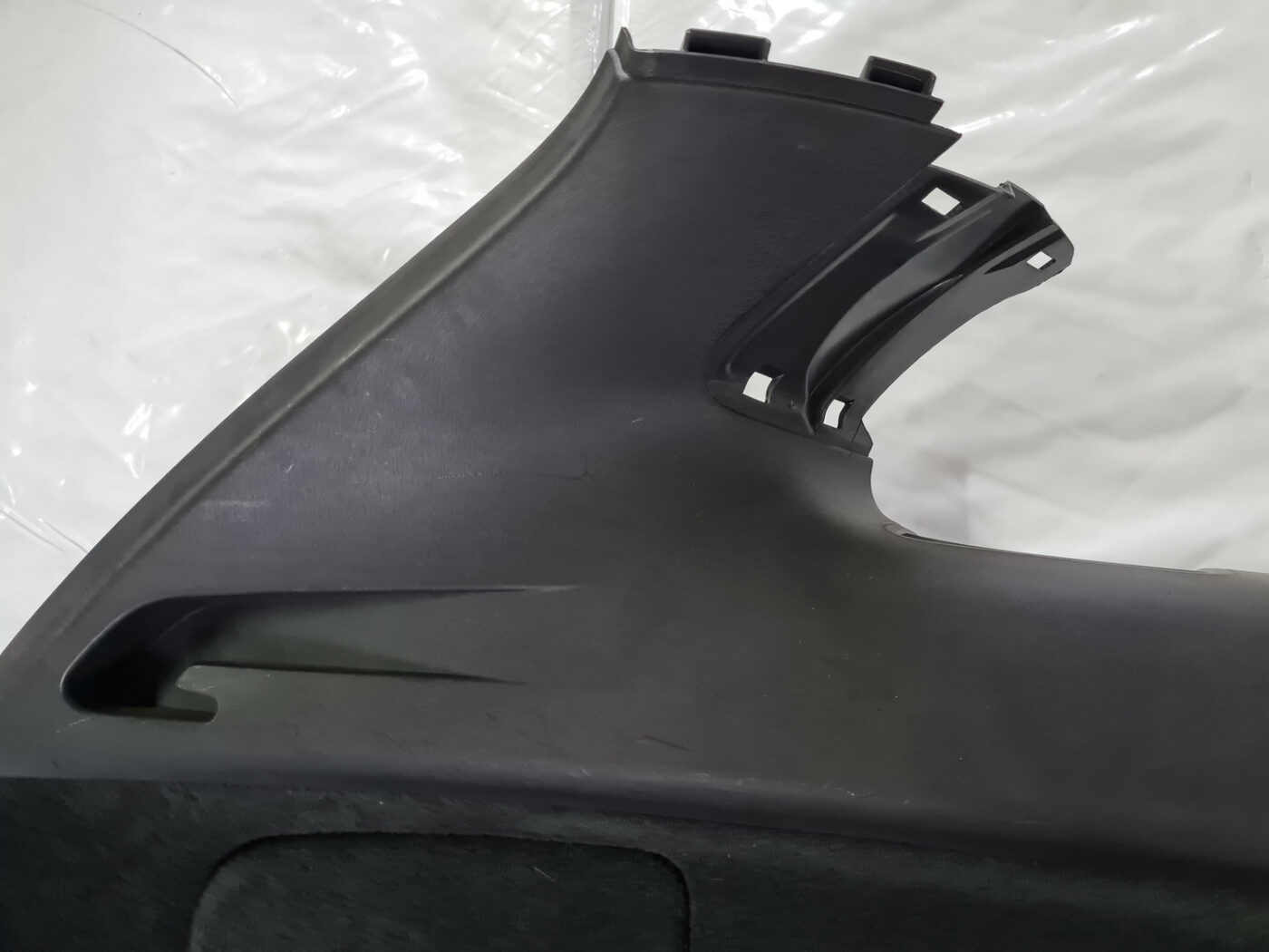 Bagāžnieka nodalījuma sānu apdare priekš VOLVO XC 60 2009