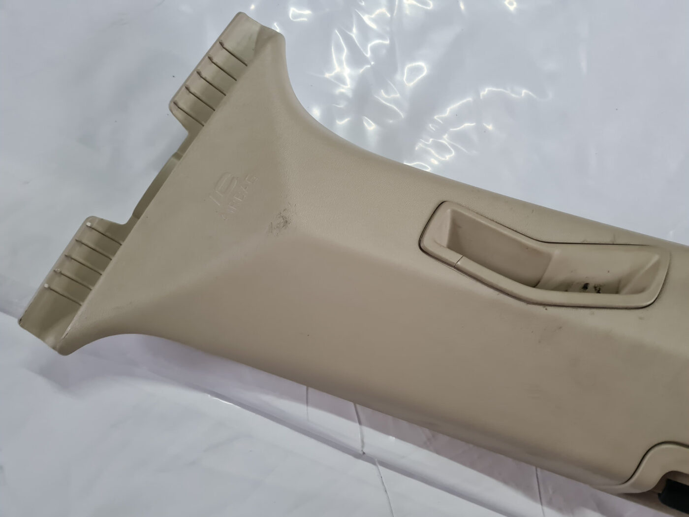 Vidējas salona statnes apdare priekš VOLVO XC 60 2009 6 Vidējas salona statnes apdare priekš VOLVO XC 60 2009