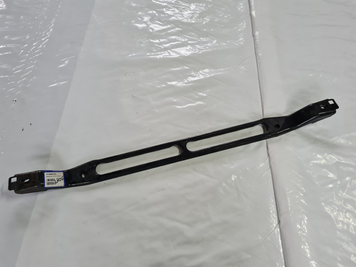 Priekšējā šķērseniskā sija priekš VOLVO XC 60 2009 6 Priekšējā šķērseniskā sija priekš VOLVO XC 60 2009