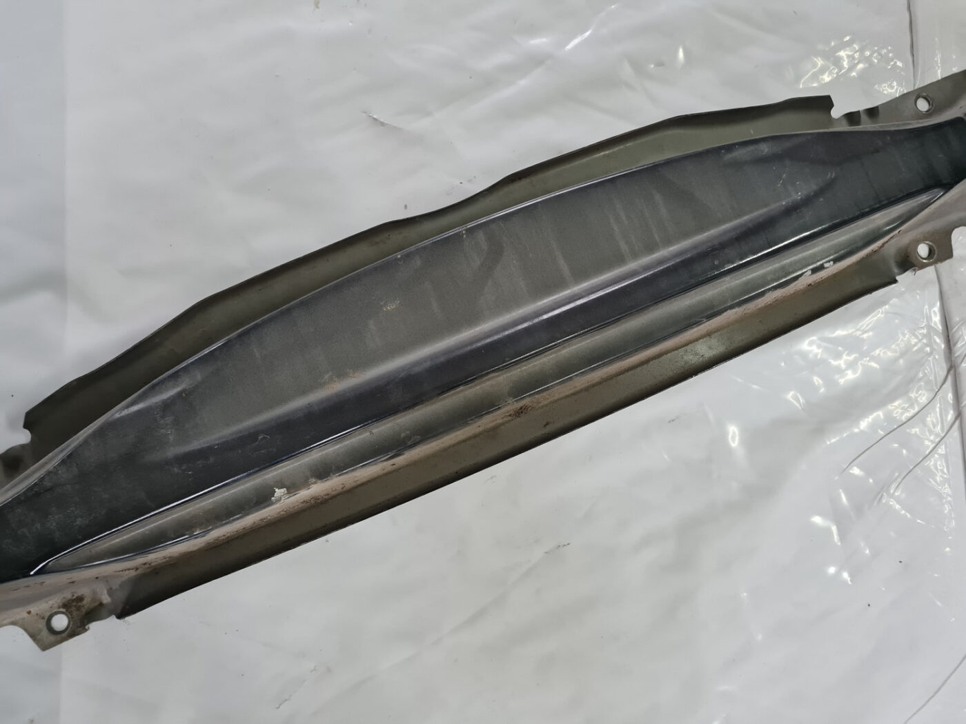 Aizmugurējā bufera pastiprinātājs priekš VOLVO XC 60 2009 8 Aizmugurējā bufera pastiprinātājs priekš VOLVO XC 60 2009