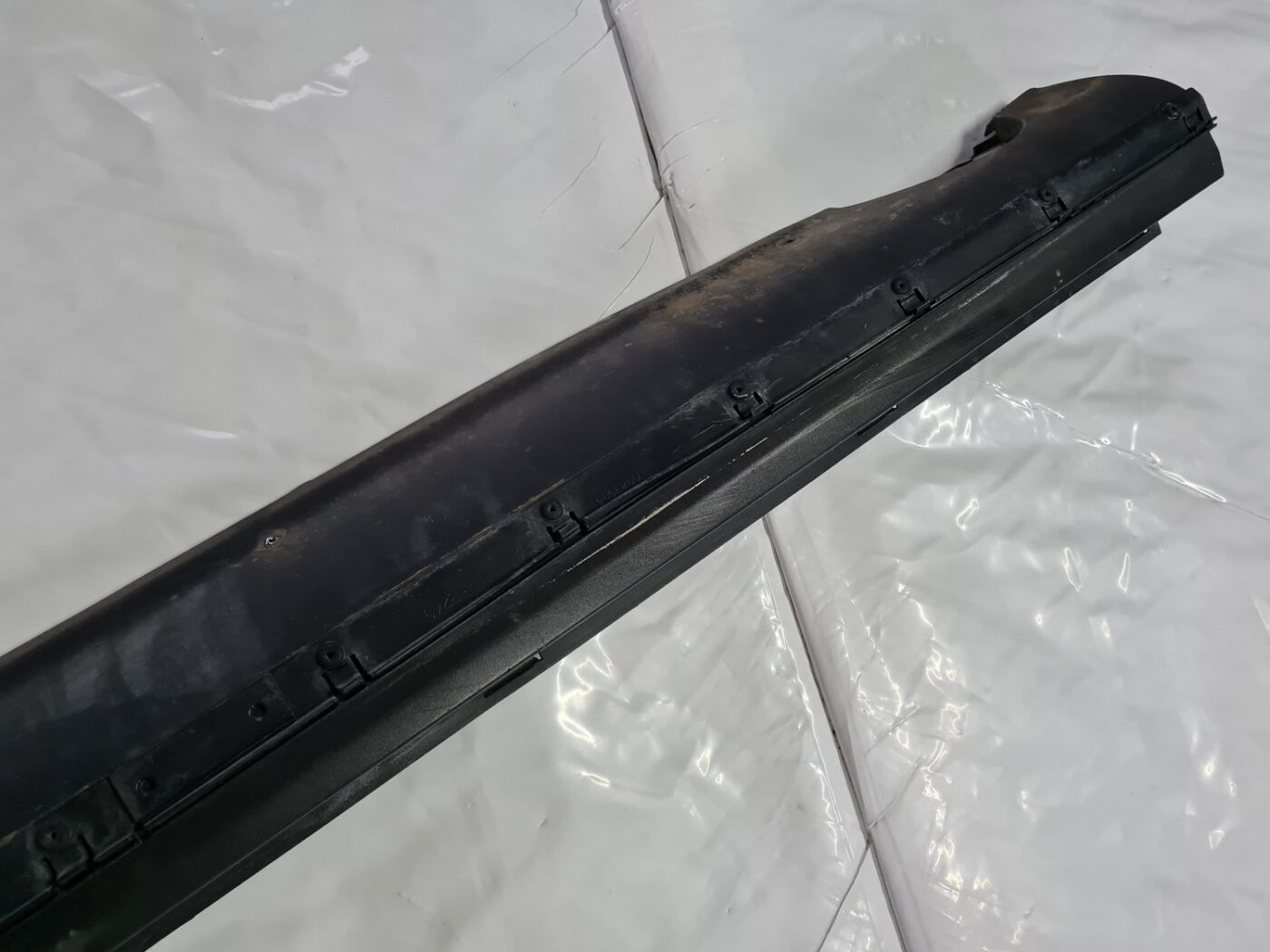 Ārēja sliekšņa kreisa uzlika priekš VOLVO XC 60 2009 14 Ārēja sliekšņa kreisa uzlika priekš VOLVO XC 60 2009