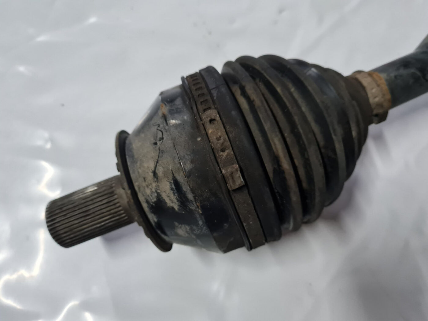 Pusass priekšēja labā priekš VOLVO XC 60 2009 2 Pusass priekšēja labā priekš VOLVO XC 60 2009