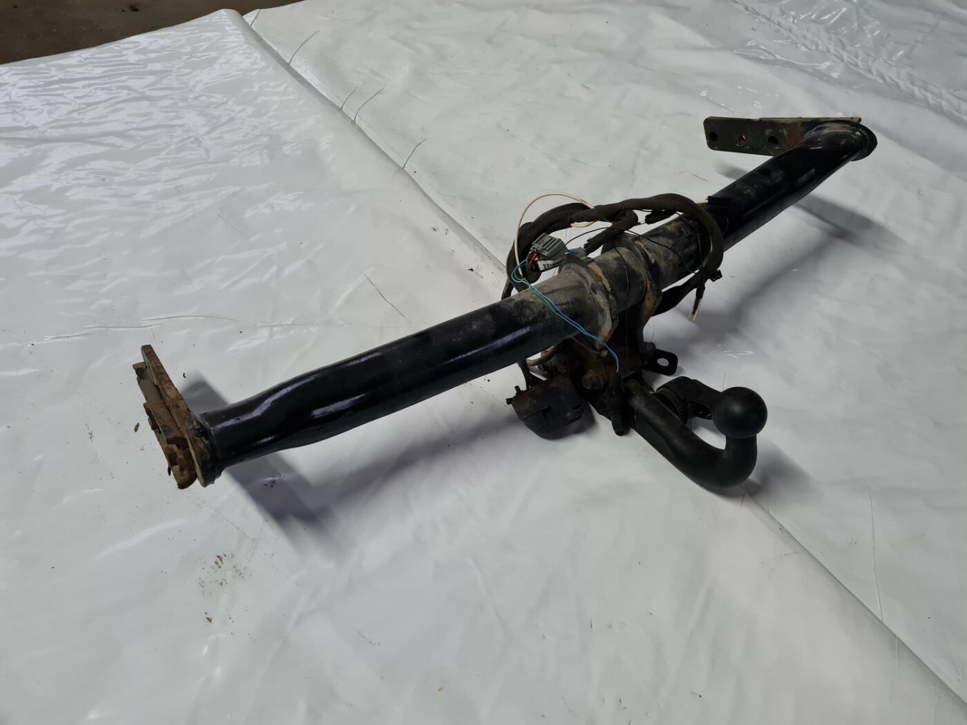 Sakabes ierīce (farkops) priekš VOLVO XC 60 2009