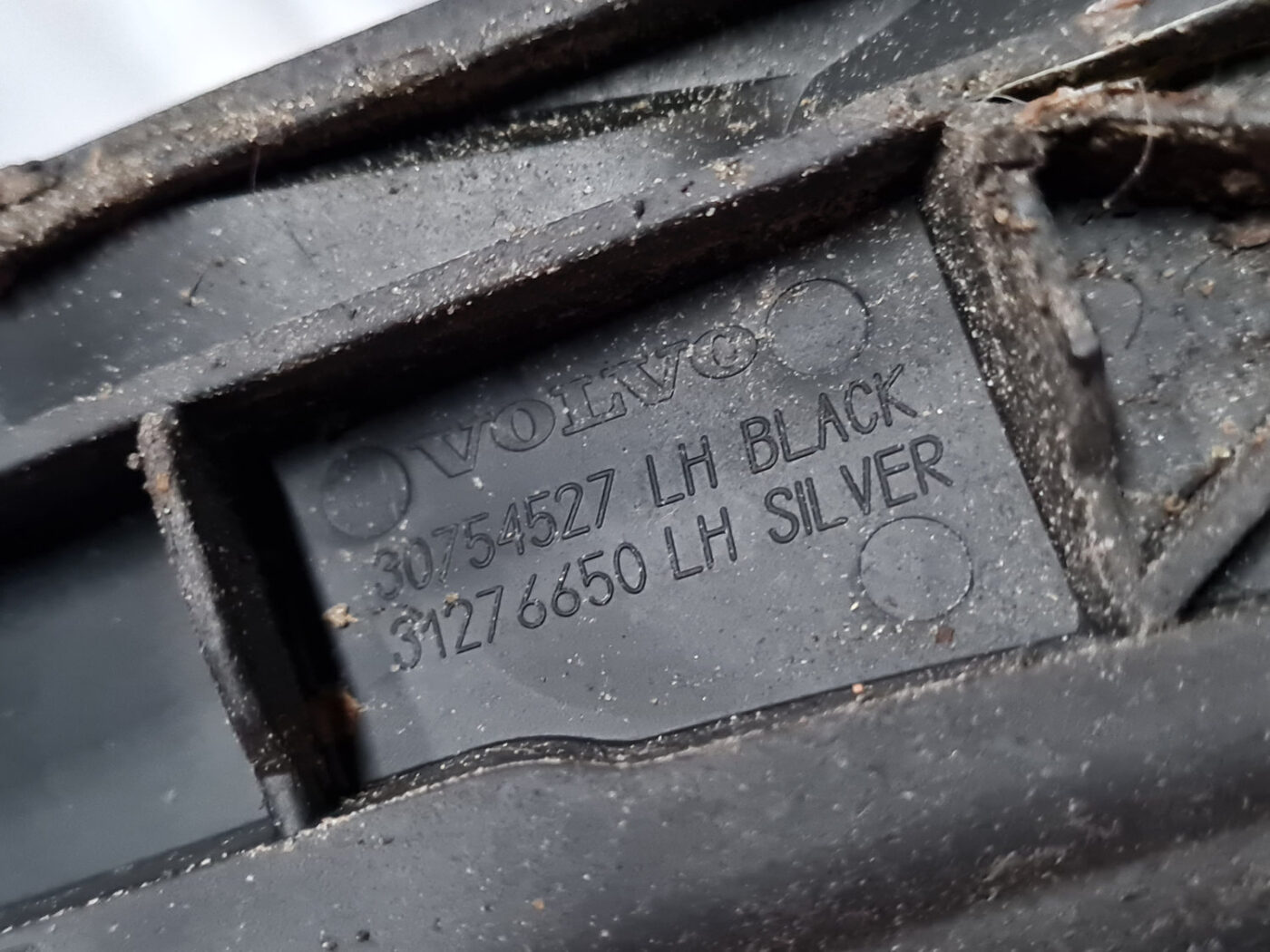 Jumta reliņi priekš VOLVO XC 60 2009