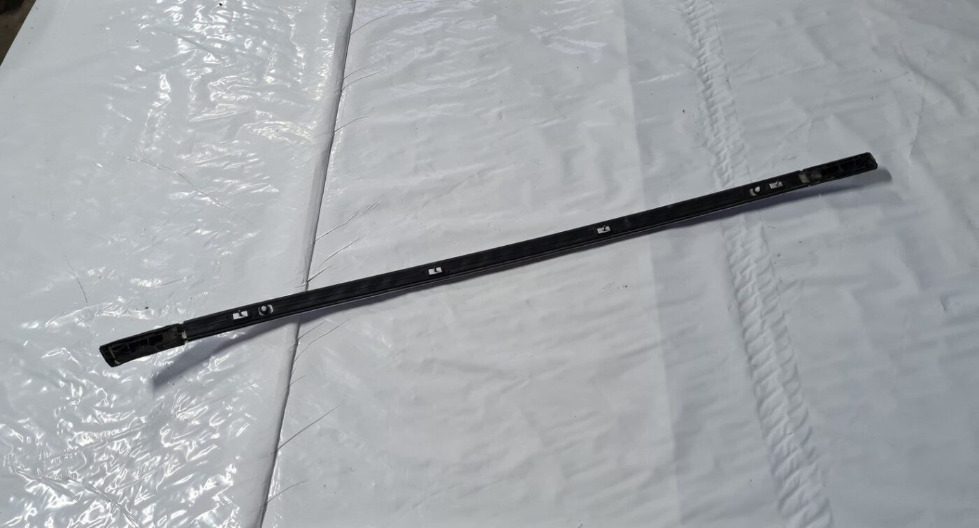 Jumta reliņi priekš VOLVO XC 60 2009 8 Jumta reliņi priekš VOLVO XC 60 2009