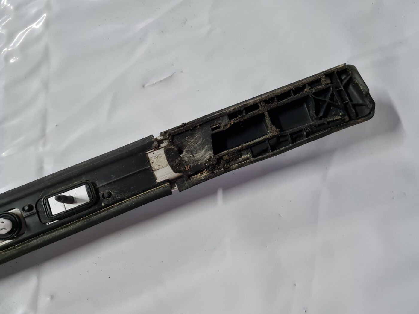 Jumta reliņi priekš VOLVO XC 60 2009 4 Jumta reliņi priekš VOLVO XC 60 2009