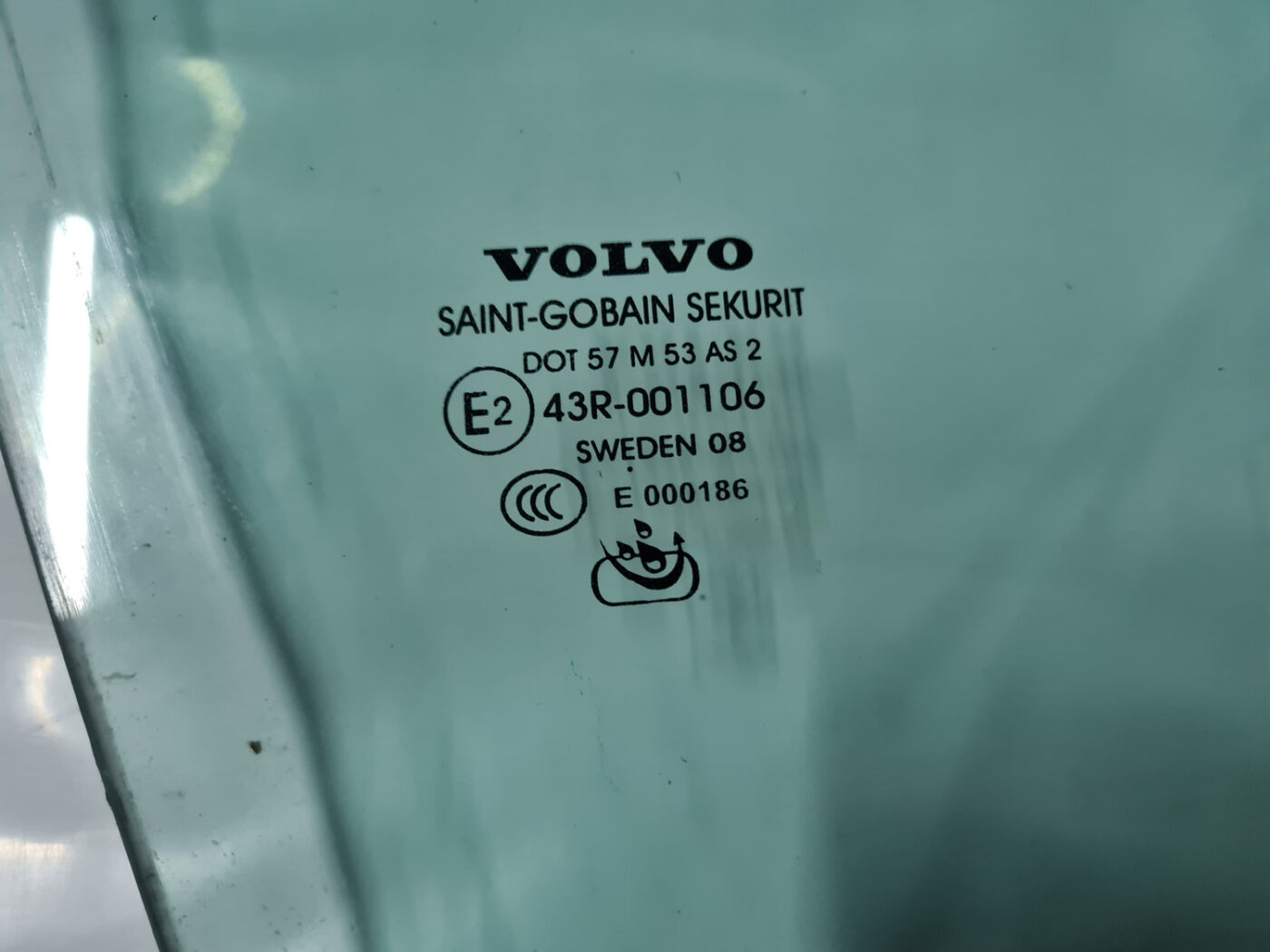 Priekšējo labo durvju stikls priekš VOLVO XC 60 2009 2 Priekšējo labo durvju stikls priekš VOLVO XC 60 2009