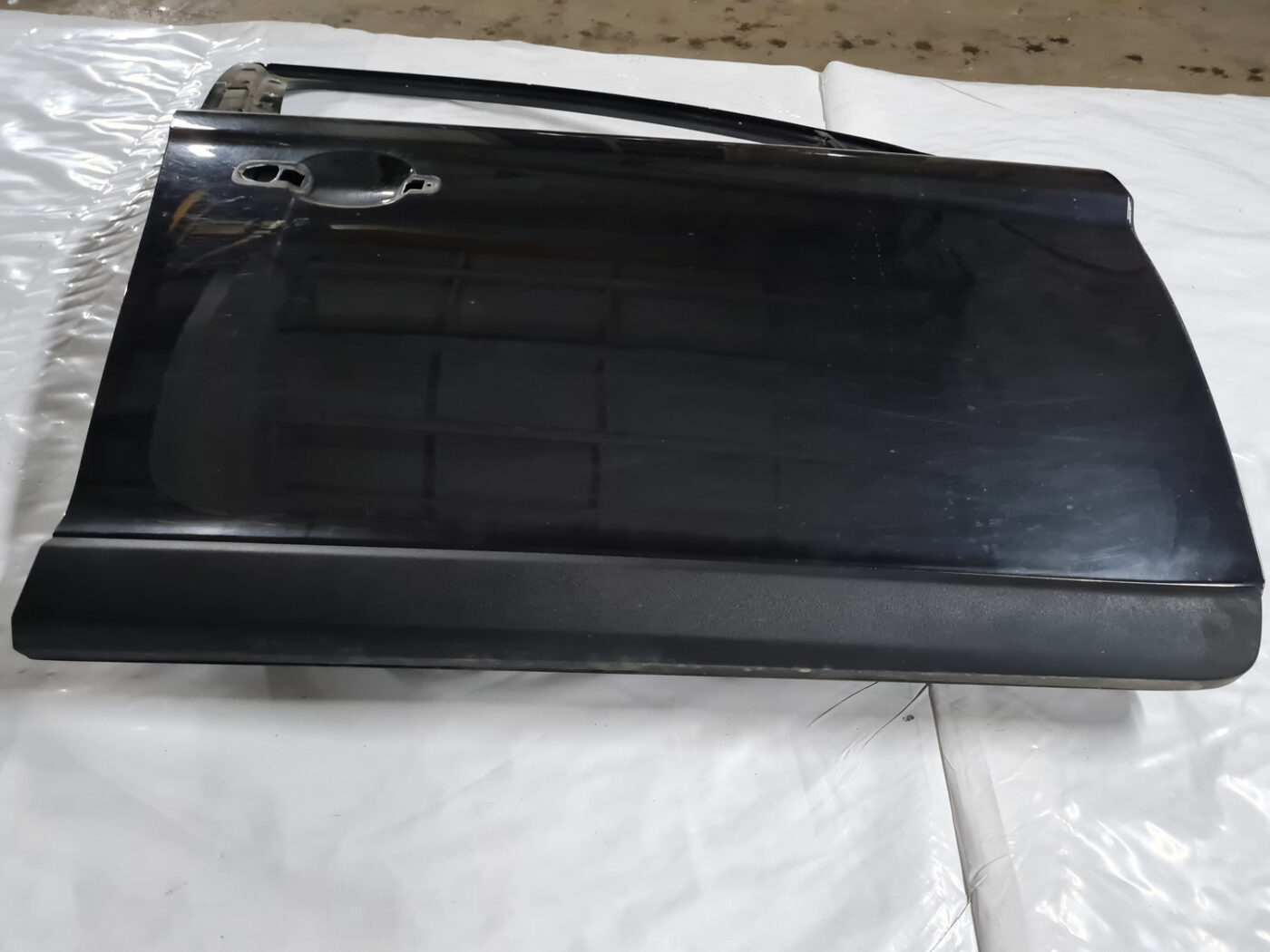 Priekšējās labās durvis priekš VOLVO XC 60 2009 2 Priekšējās labās durvis priekš VOLVO XC 60 2009