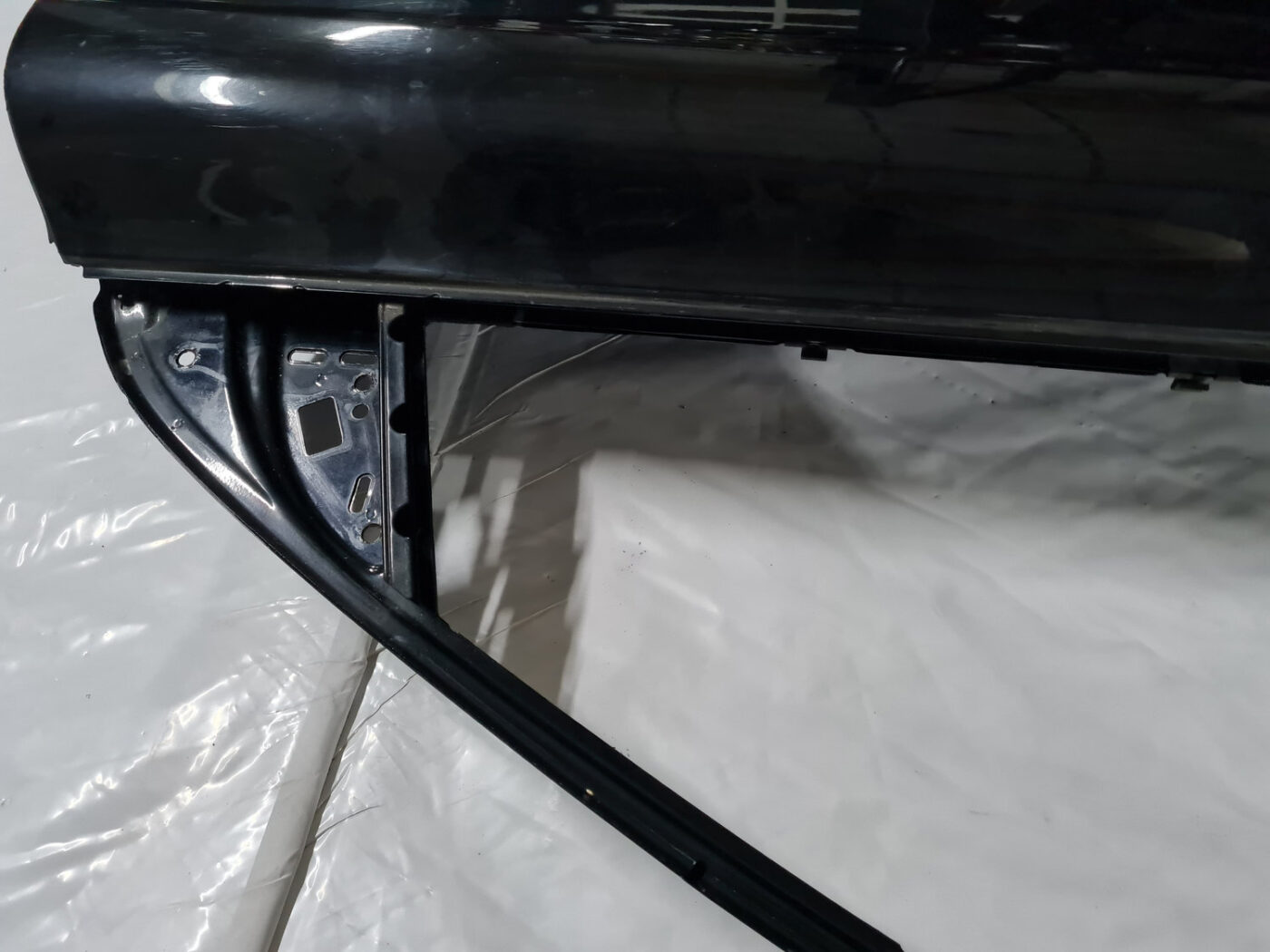 Priekšējās labās durvis priekš VOLVO XC 60 2009 12 Priekšējās labās durvis priekš VOLVO XC 60 2009