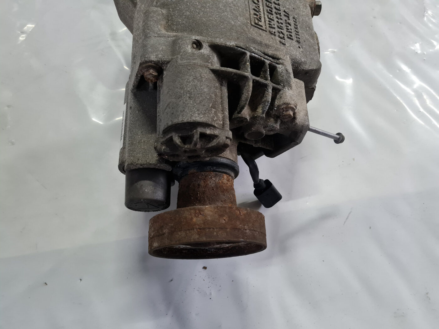 Aizmugurējais reduktors priekš VOLVO XC 60 2009 12 Aizmugurējais reduktors priekš VOLVO XC 60 2009