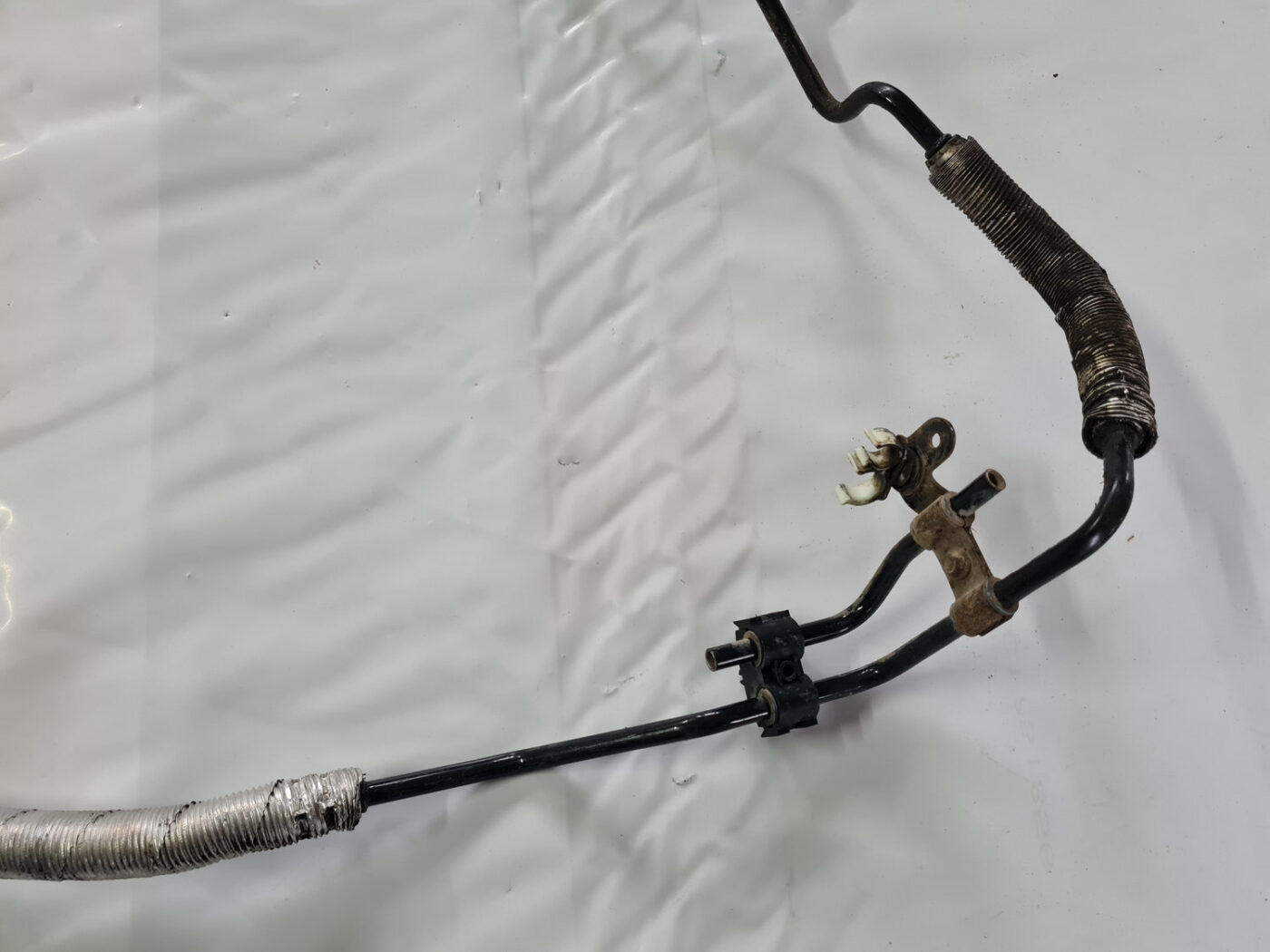 Stūres mehānisma caurule priekš VOLVO XC 60 2009 4 Stūres mehānisma caurule priekš VOLVO XC 60 2009