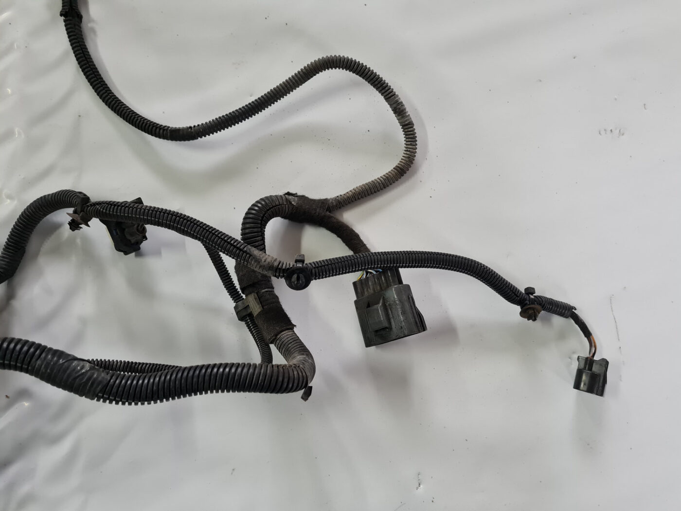 Dzinēja vadi priekš VOLVO XC 60 2009 25 Dzinēja vadi priekš VOLVO XC 60 2009