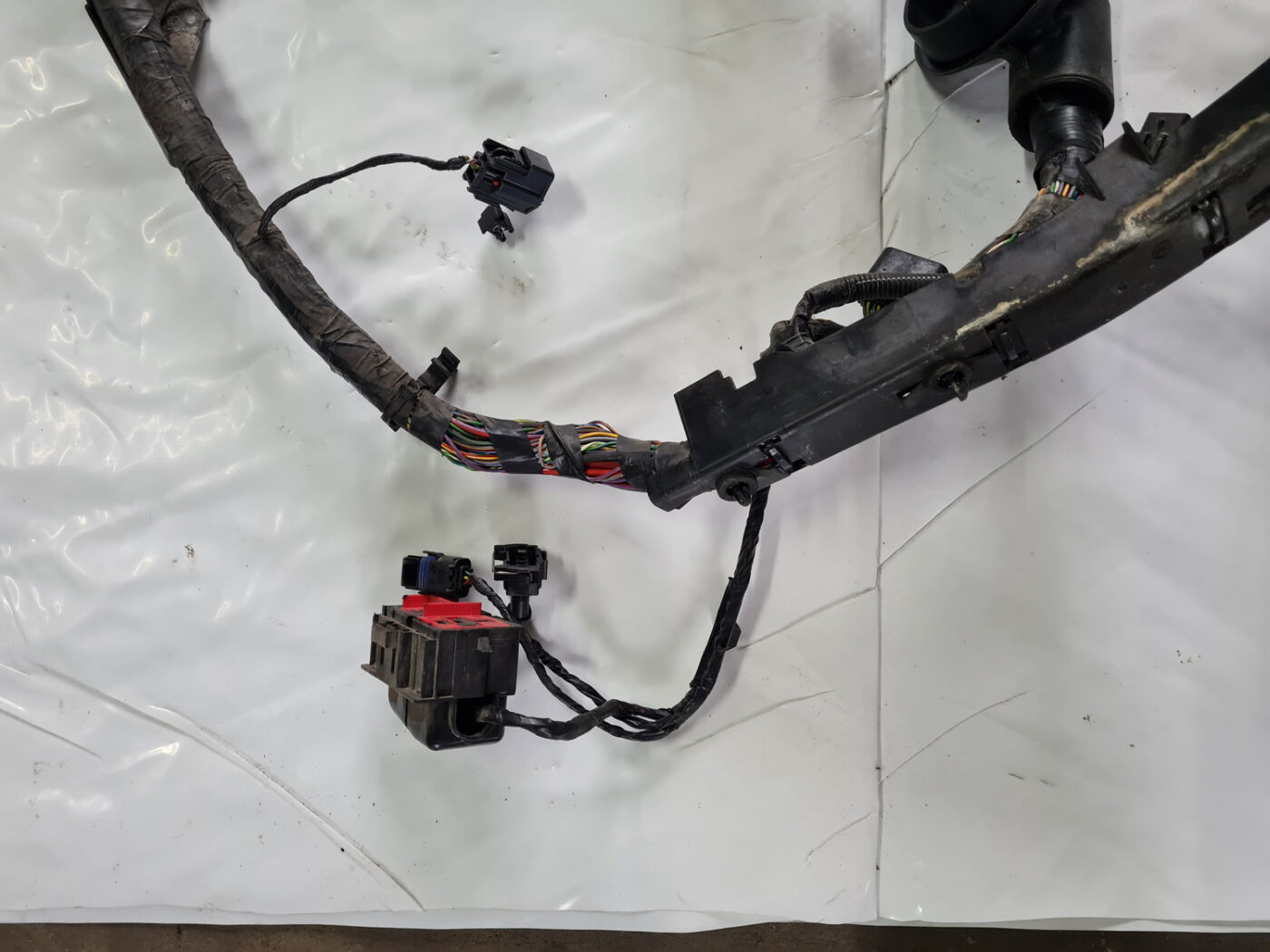 Dzinēja vadi priekš VOLVO XC 60 2009 20 Dzinēja vadi priekš VOLVO XC 60 2009