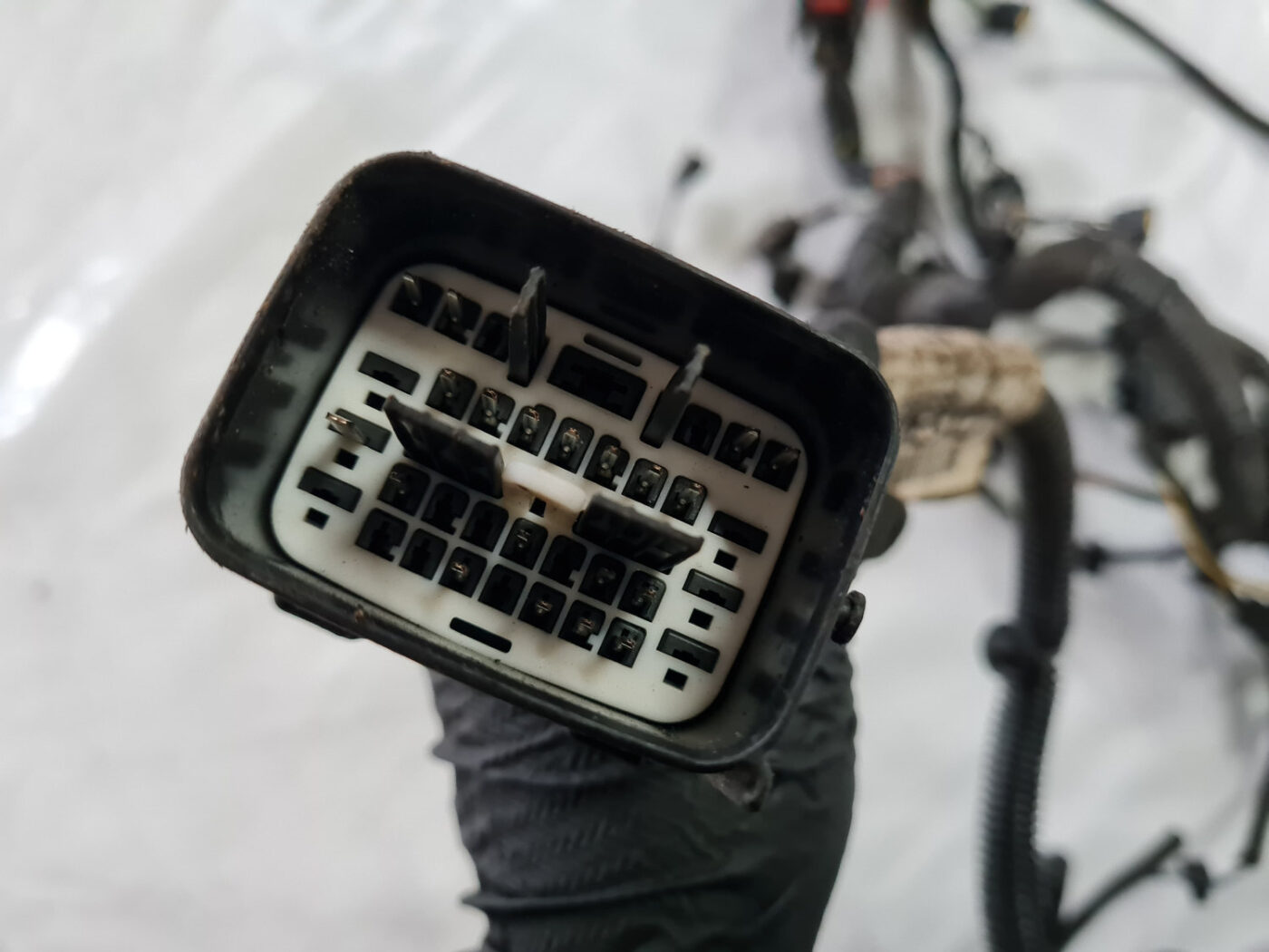 Dzinēja vadi priekš VOLVO XC 60 2009 3 Dzinēja vadi priekš VOLVO XC 60 2009