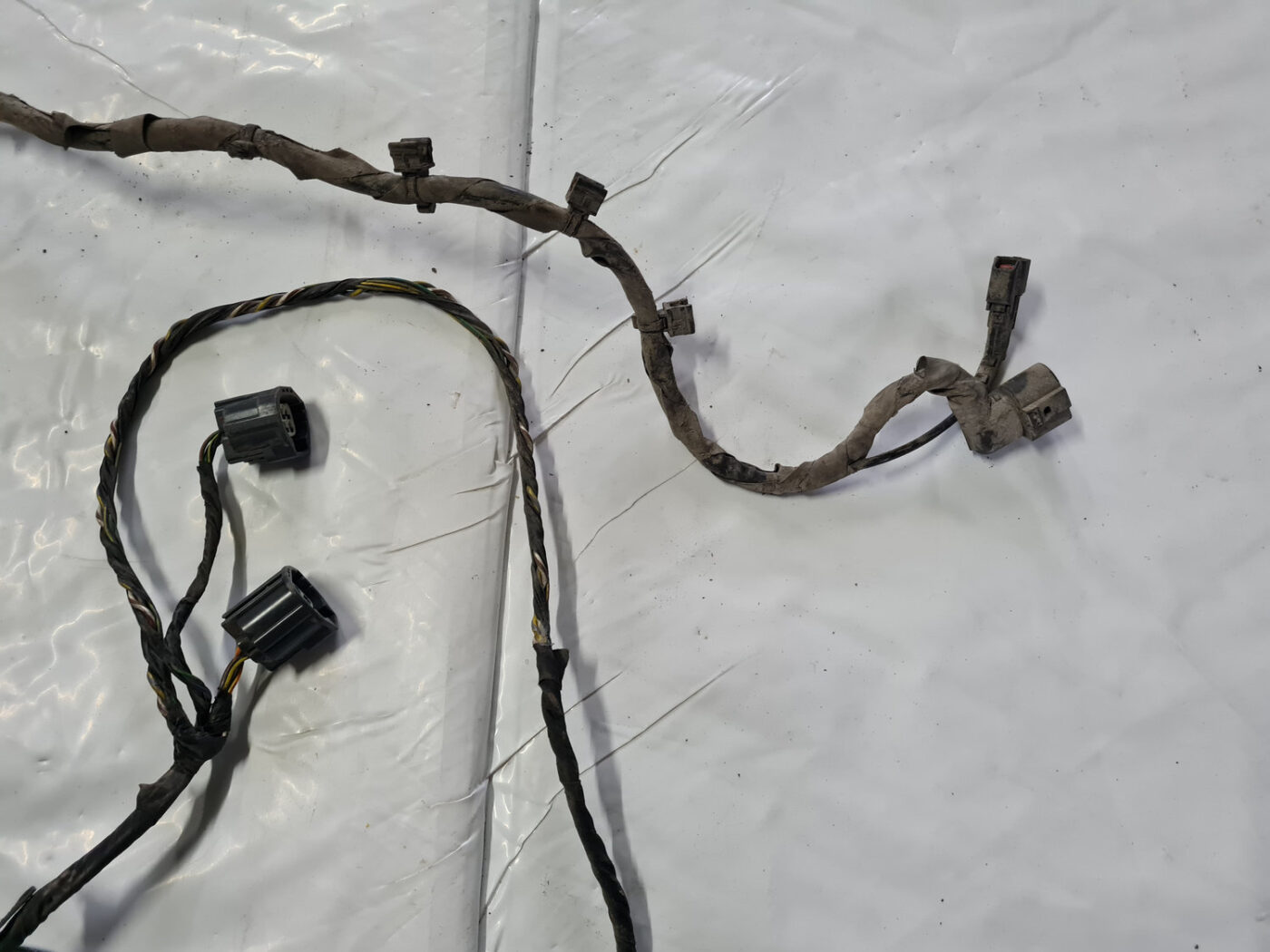 Aizmugurējās ass elektroinstalācija priekš VOLVO XC 60 2009 6 Aizmugurējās ass elektroinstalācija priekš VOLVO XC 60 2009