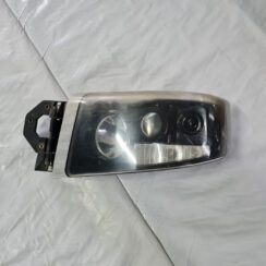 Priekšējais kreisais lukturis priekš RENAULT TRUCK 2004