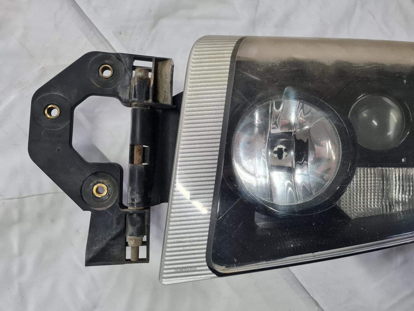 Priekšējais kreisais lukturis priekš RENAULT TRUCK 2004 2 Priekšējais kreisais lukturis priekš RENAULT TRUCK 2004