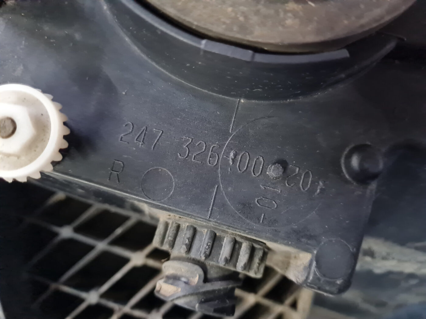 Priekšējais labais lukturis priekš NEW AND USED CAR SPARE PARTS 4 Priekšējais labais lukturis priekš NEW AND USED CAR SPARE PARTS