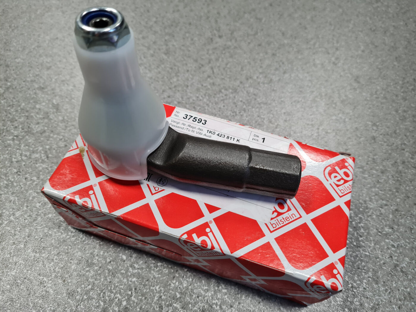 Stūres mehānisma stienis priekš VW GOLF 5 2006 2 Stūres mehānisma stienis priekš VW GOLF 5 2006