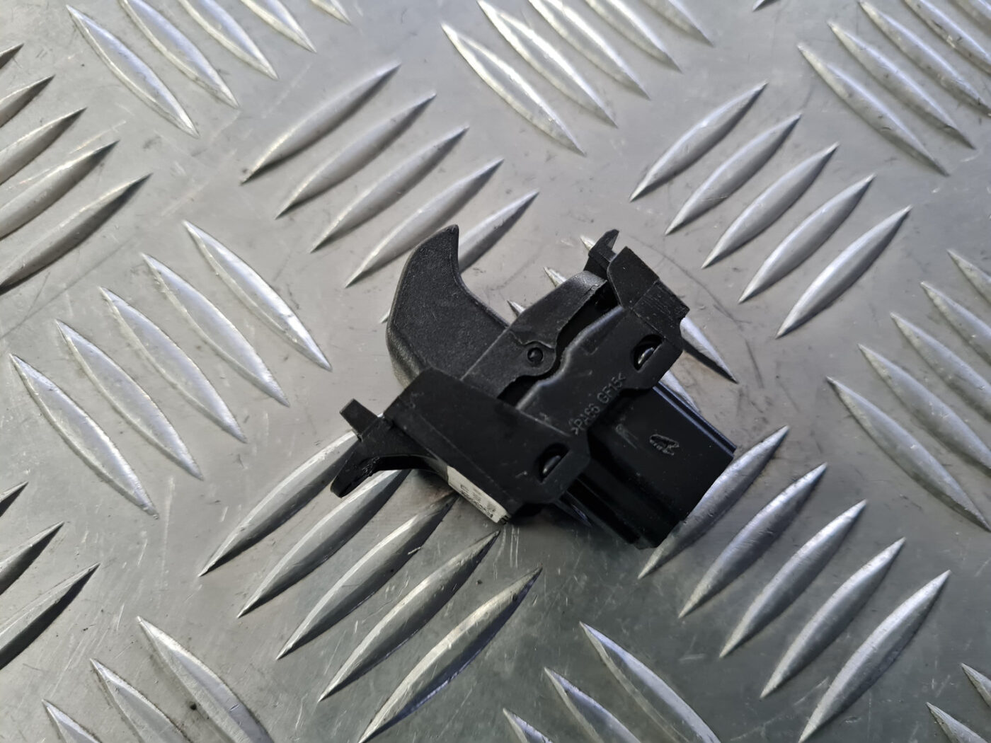 Stikla pacelšanas poga priekš VOLVO C30 2009