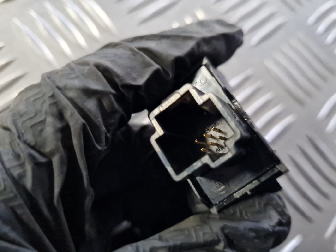 Stikla pacelšanas poga priekš VOLVO C30 2009