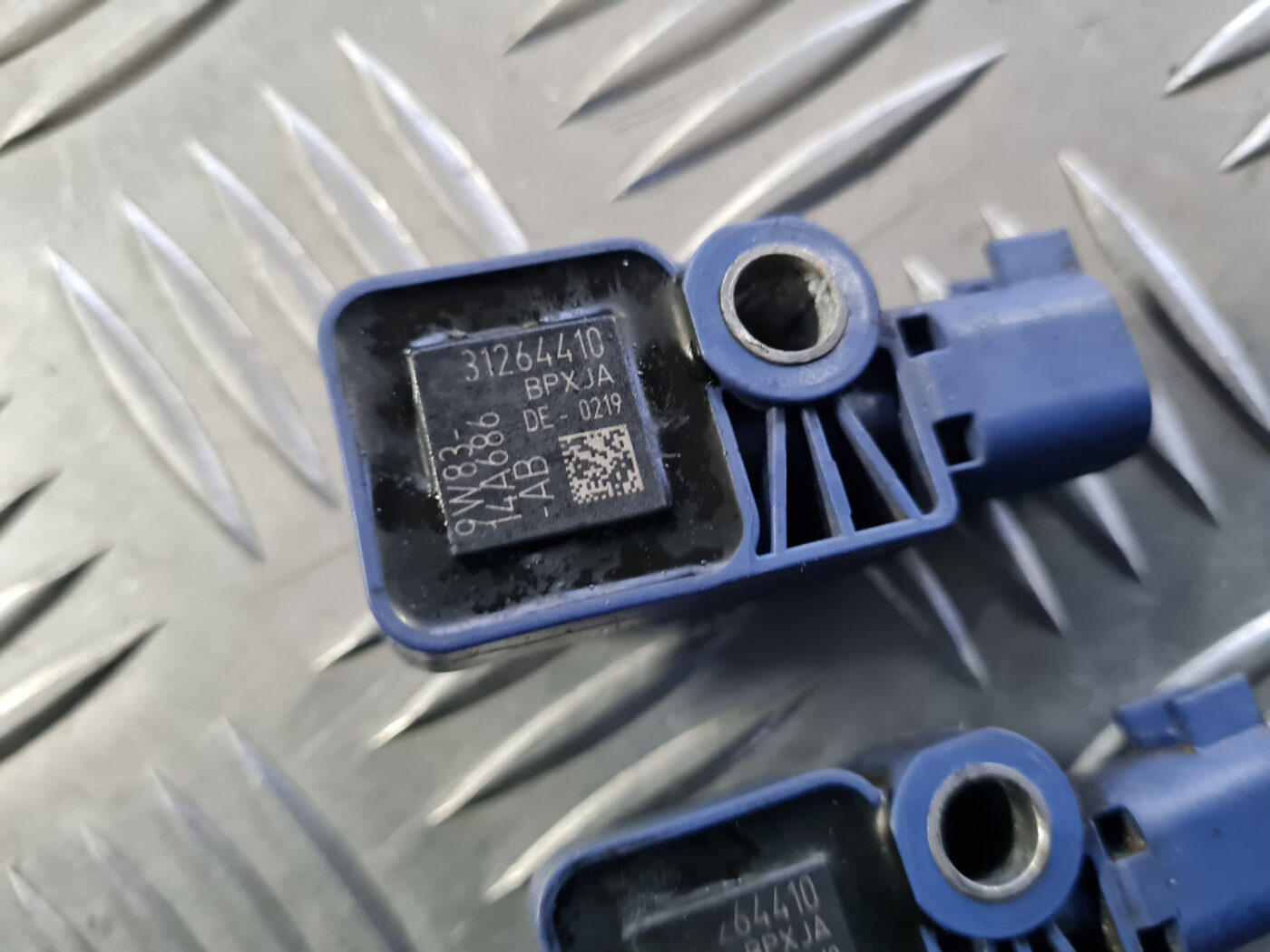 Drošības spilvena trieciensensors priekš VOLVO C30 2009 2 Drošības spilvena trieciensensors priekš VOLVO C30 2009