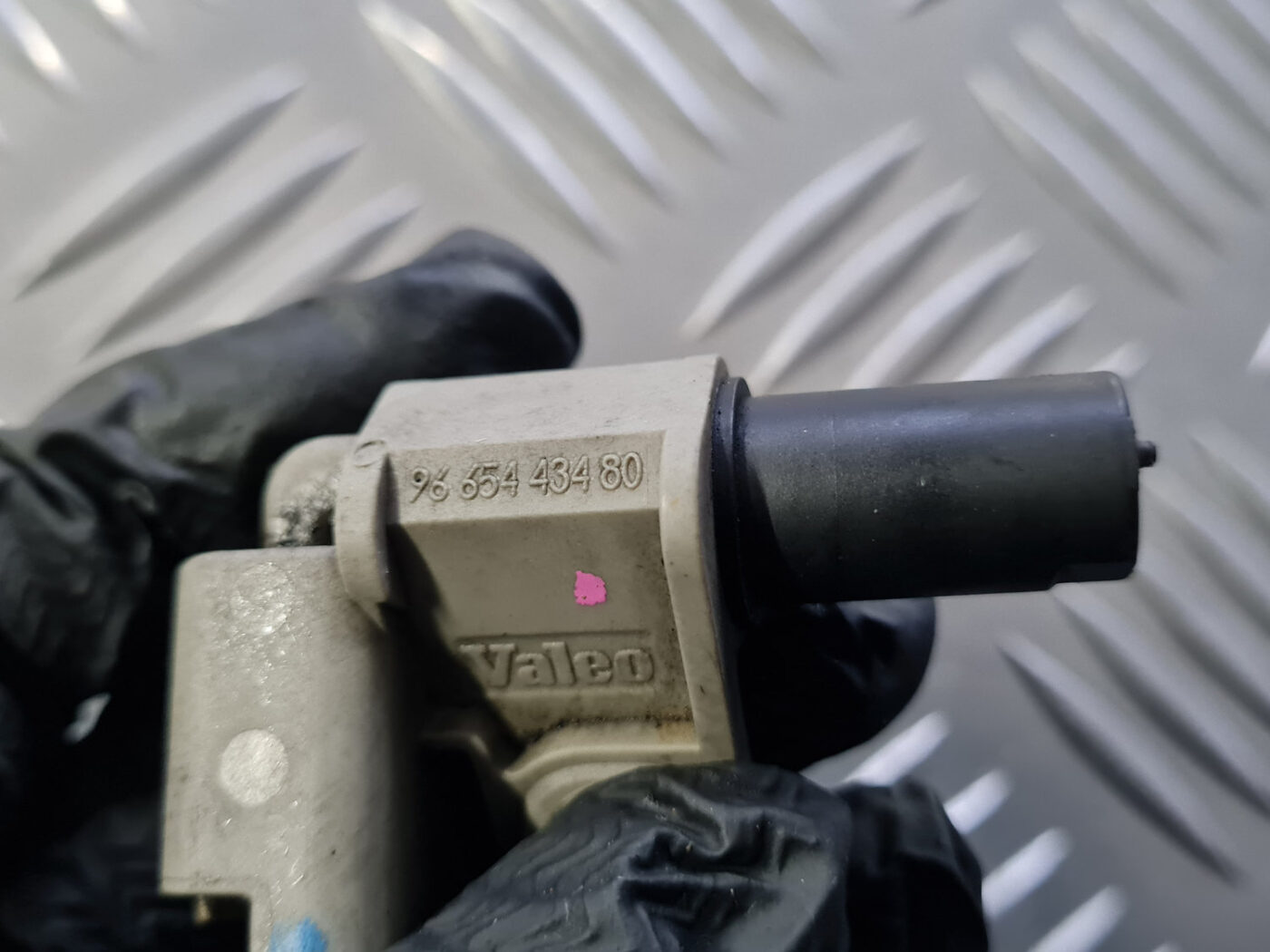 Sadales vārpstas devējs priekš VOLVO C30 2009 4 Sadales vārpstas devējs priekš VOLVO C30 2009