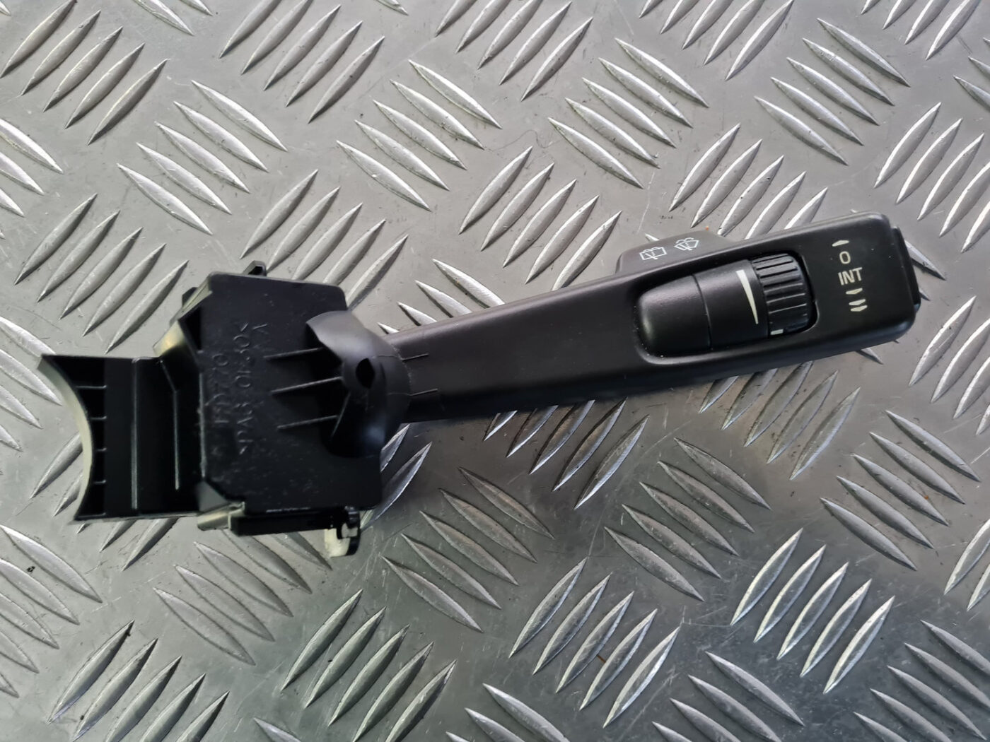 Stikla tīrītāja slēdzis priekš VOLVO C30 2009 2 Stikla tīrītāja slēdzis priekš VOLVO C30 2009