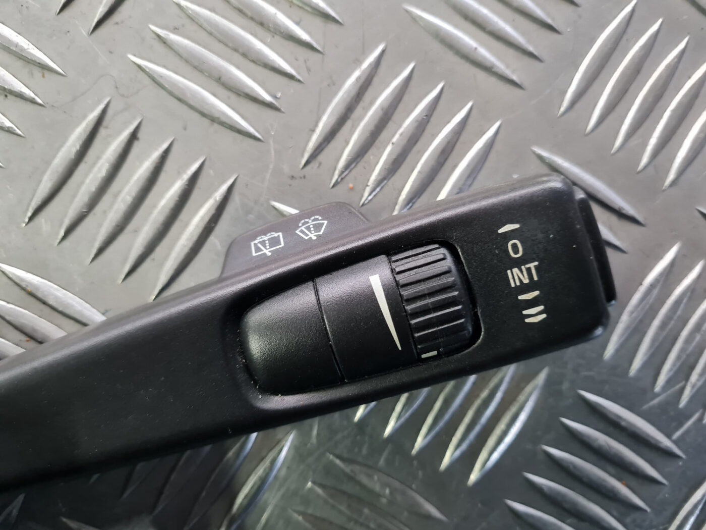 Stikla tīrītāja slēdzis priekš VOLVO C30 2009 6 Stikla tīrītāja slēdzis priekš VOLVO C30 2009