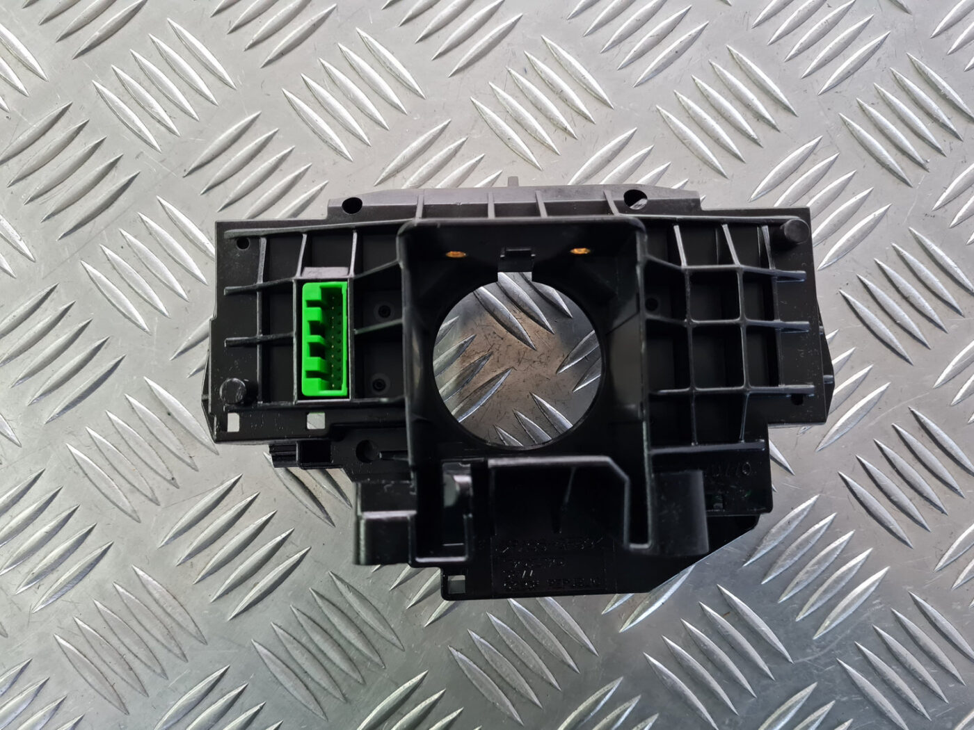 Stūres statnes slēdzis priekš VOLVO C30 2009 6 Stūres statnes slēdzis priekš VOLVO C30 2009