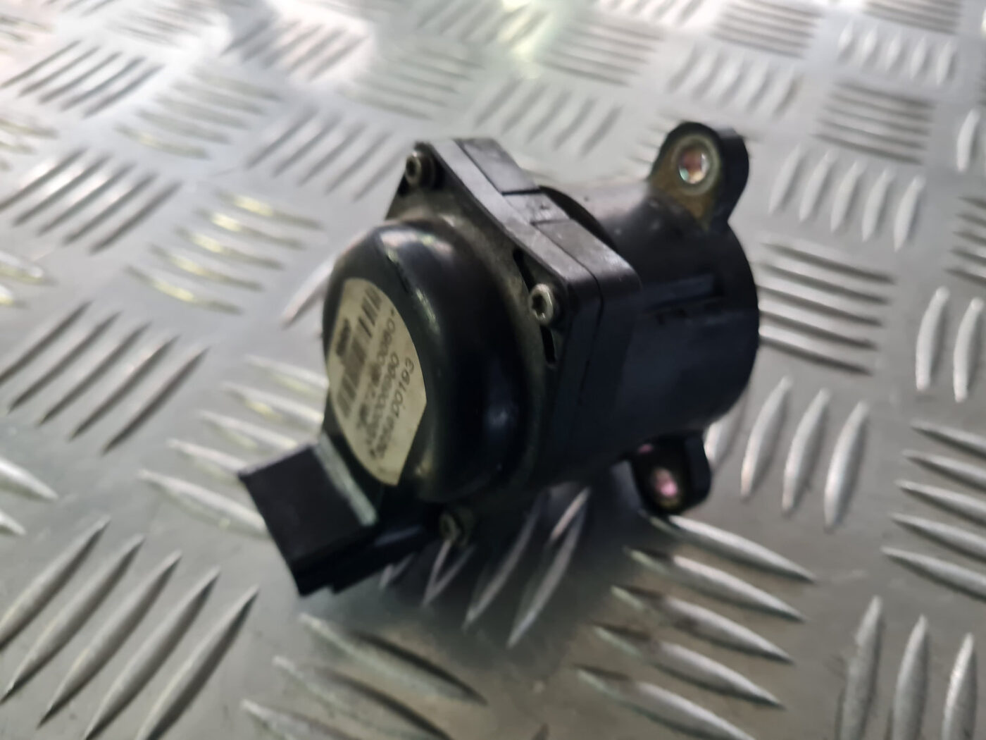 EGR vārsts priekš VOLVO C30 2009 2 EGR vārsts priekš VOLVO C30 2009