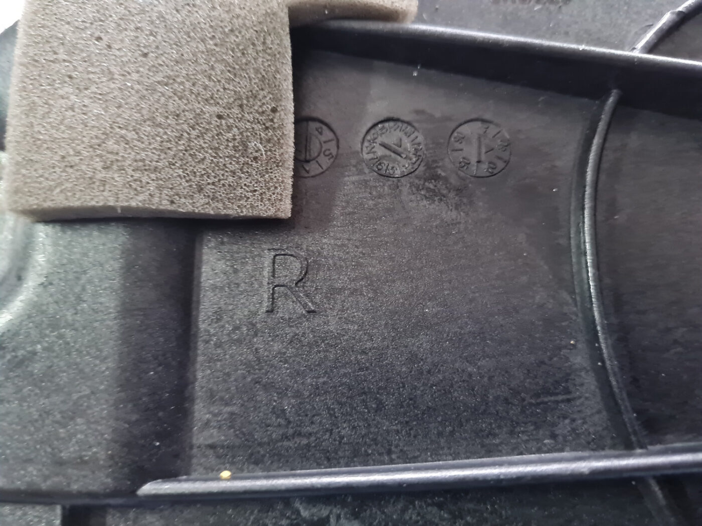 Durvju skaļrunis, apakšā priekš VOLVO C30 2009 5 Durvju skaļrunis, apakšā priekš VOLVO C30 2009