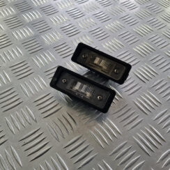 Numura zīmes apgaismojums priekš VOLVO C30 2009