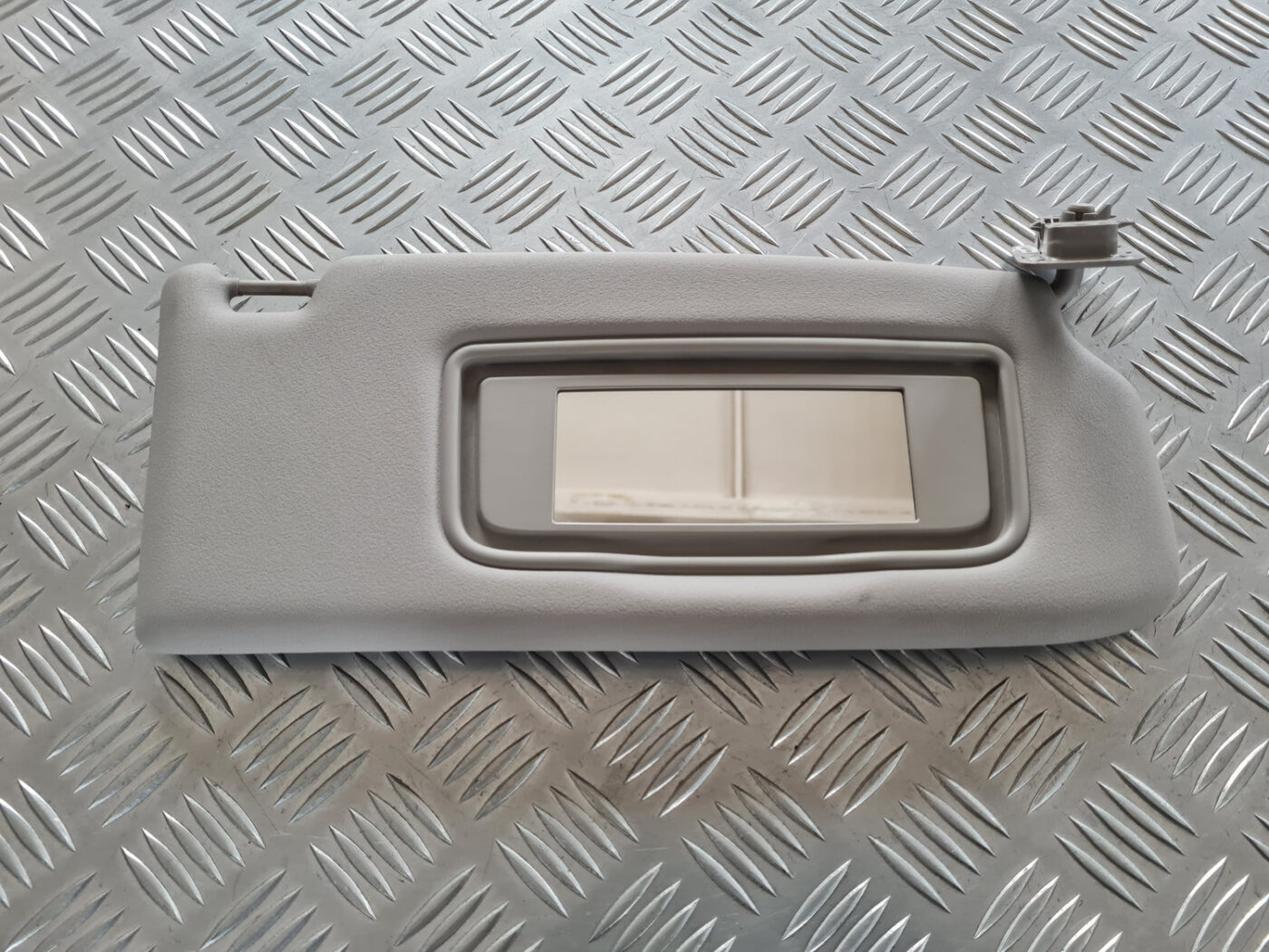 Saules aizsargs priekš VOLVO C30 2009 2 Saules aizsargs priekš VOLVO C30 2009