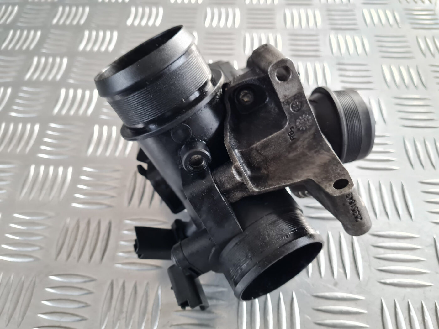 Droseļvārsts priekš VOLVO C30 2009 2 Droseļvārsts priekš VOLVO C30 2009