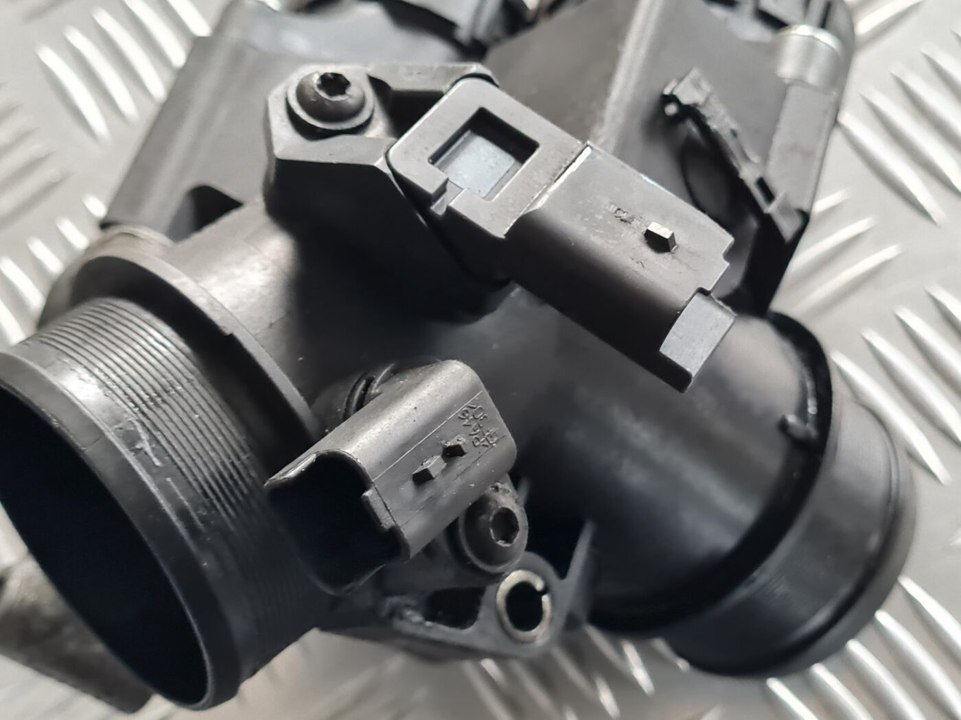 Droseļvārsts priekš VOLVO C30 2009 4 Droseļvārsts priekš VOLVO C30 2009