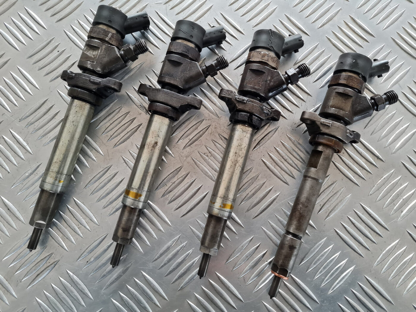 Degvielas smidzinātājs priekš VOLVO C30 2009 2 Degvielas smidzinātājs priekš VOLVO C30 2009