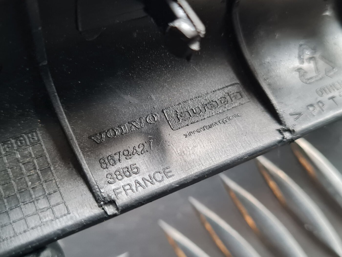 Durvju rokturu apdares uzlika (salonā) priekš VOLVO C30 2009 3 Durvju rokturu apdares uzlika (salonā) priekš VOLVO C30 2009