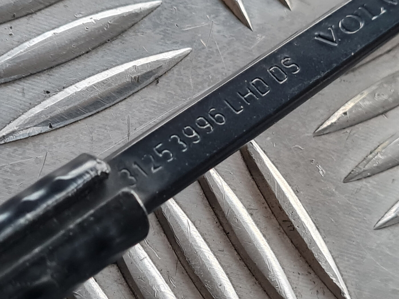 Vējstikla slotu turētāju komplekts priekš VOLVO C30 2009