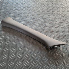 Priekšējas salona statnes apdare priekš VOLVO C30 2009