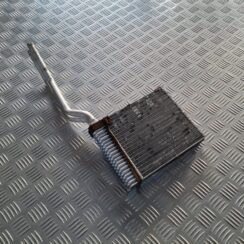 Apsildes sistēmas radiators priekš VOLVO C30 2009