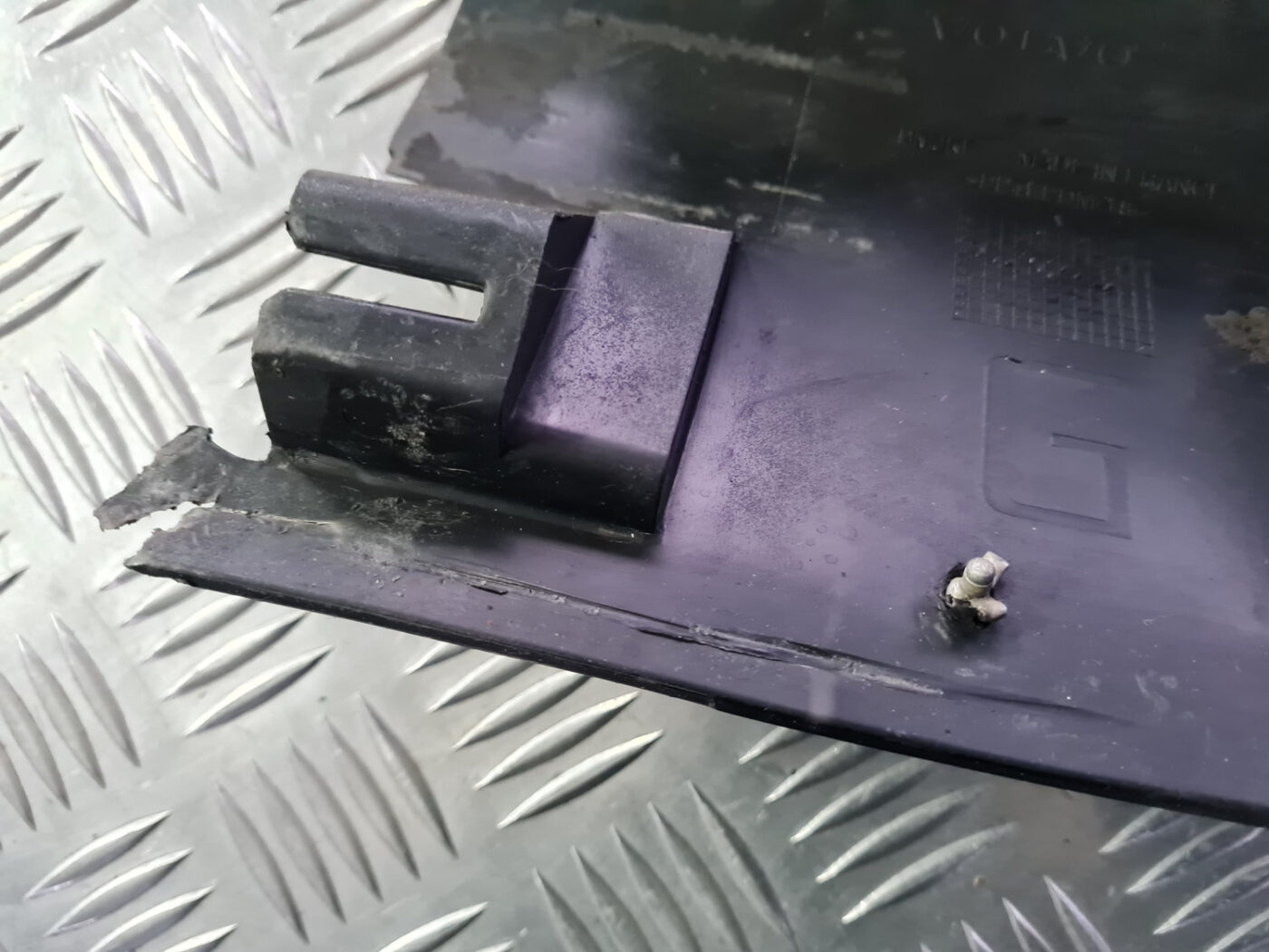 Ārēja sliekšņa uzlikas daļa priekš VOLVO C30 2009