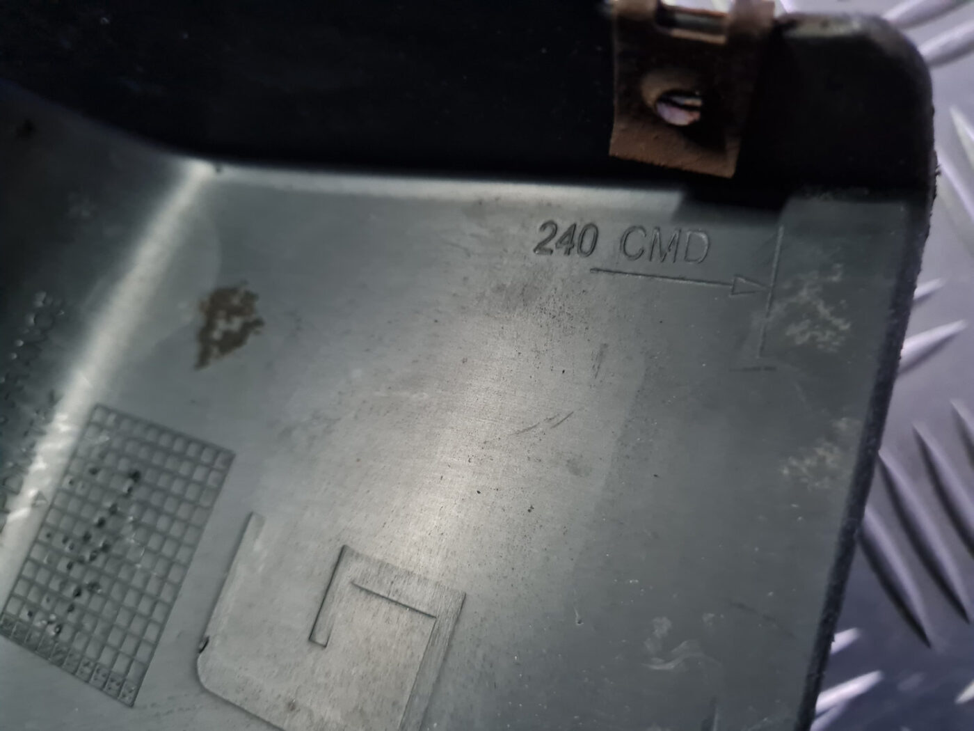 Ārēja sliekšņa uzlikas daļa priekš VOLVO C30 2009