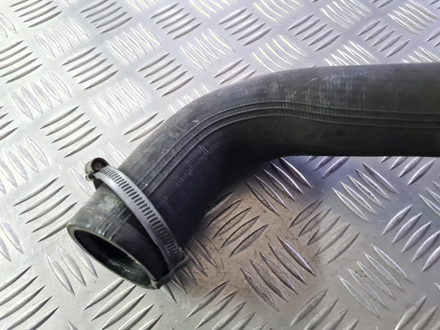 Interkulera caurule priekš VOLVO C30 2009