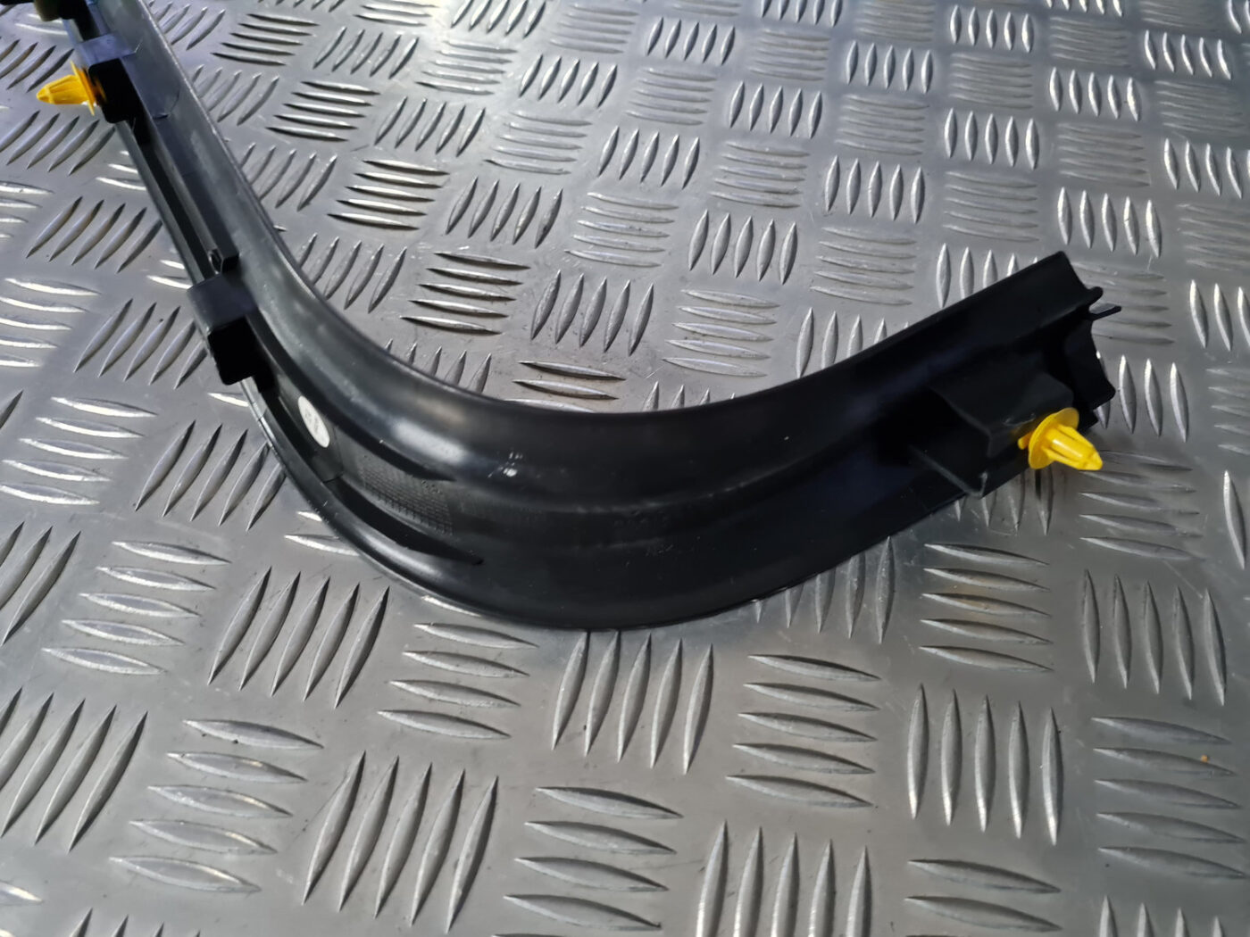 Sliekšņa priekšēja laba uzlika (salonā) priekš VOLVO C30 2009 4 Sliekšņa priekšēja laba uzlika (salonā) priekš VOLVO C30 2009